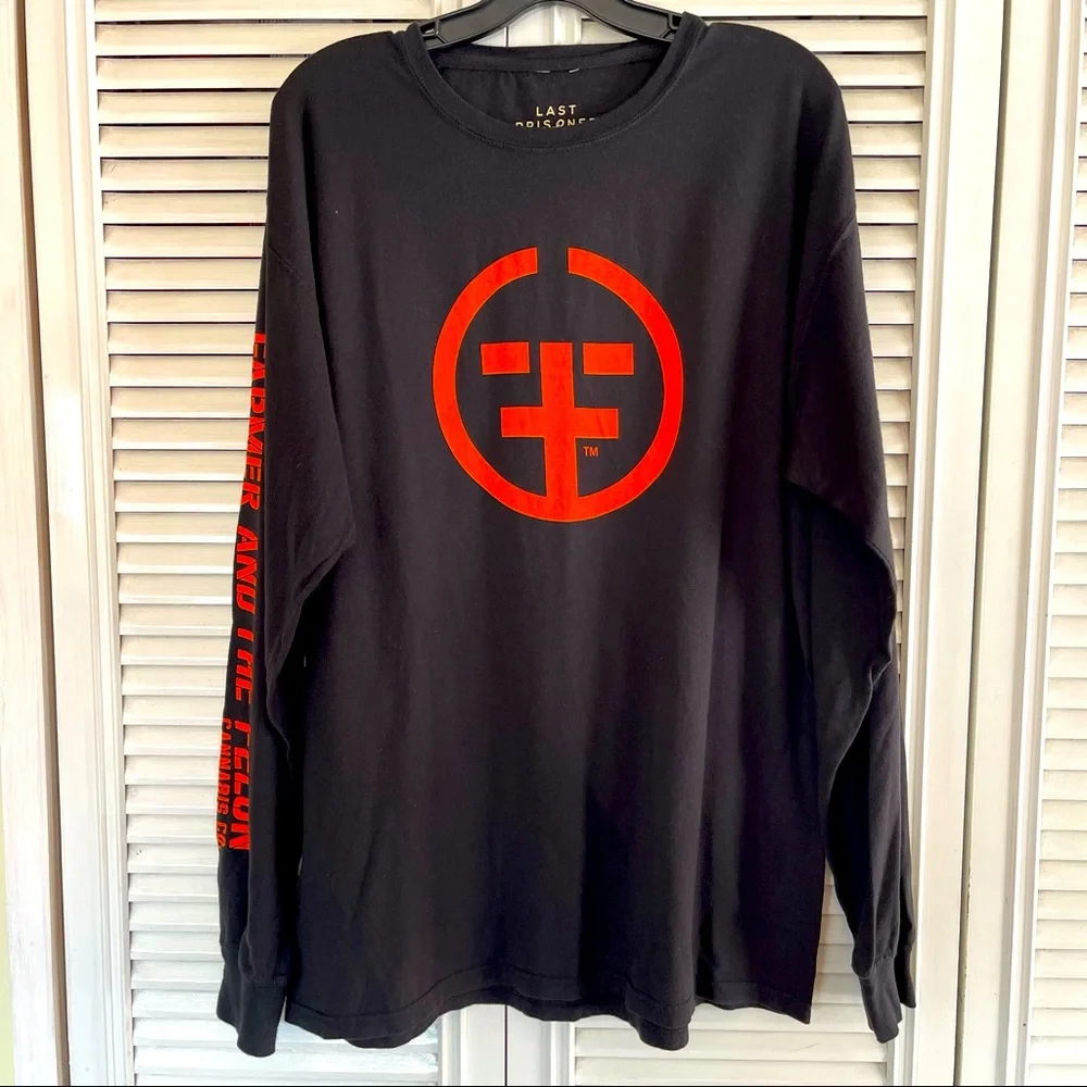 Men’s Long Sleeve T-Shirt Size Large